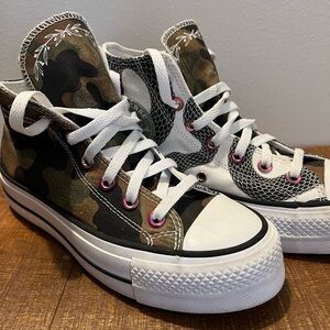 Converse Chuck Taylor High Top Custom Women’s size 6.5